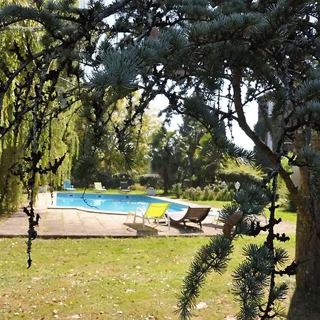 Domaine De Paguy Bed & Breakfast Betbezer